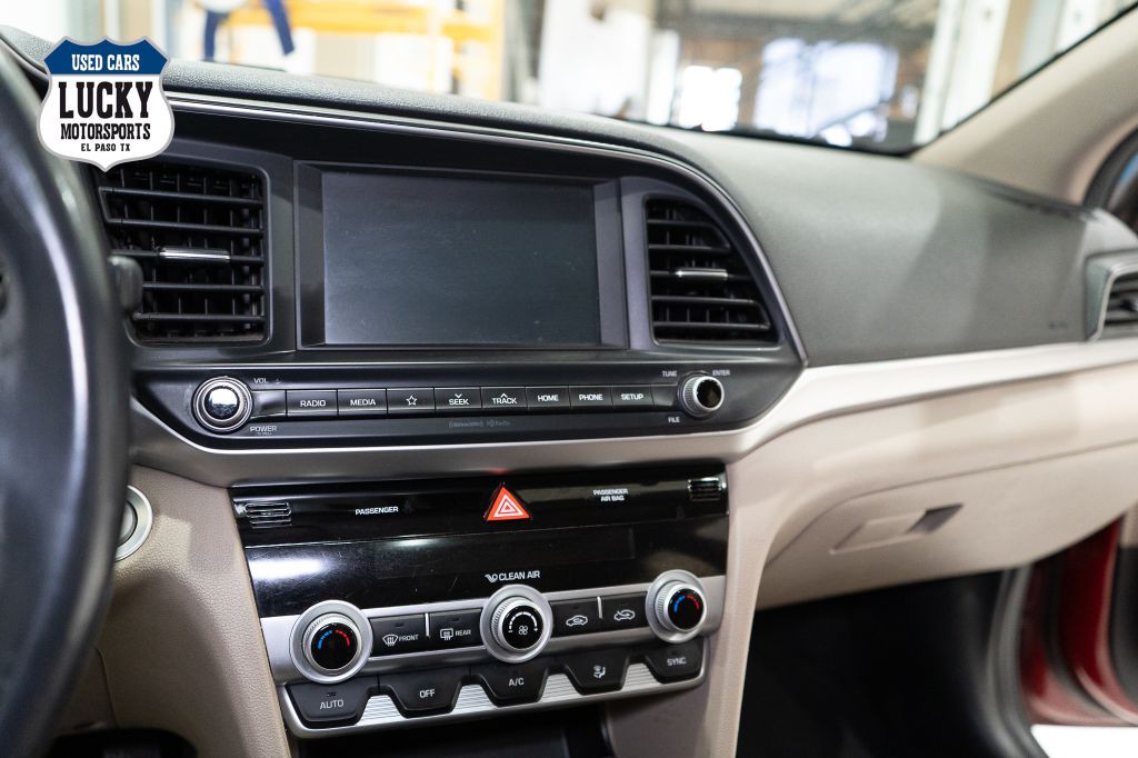 2020 Hyundai Elantra Image 25