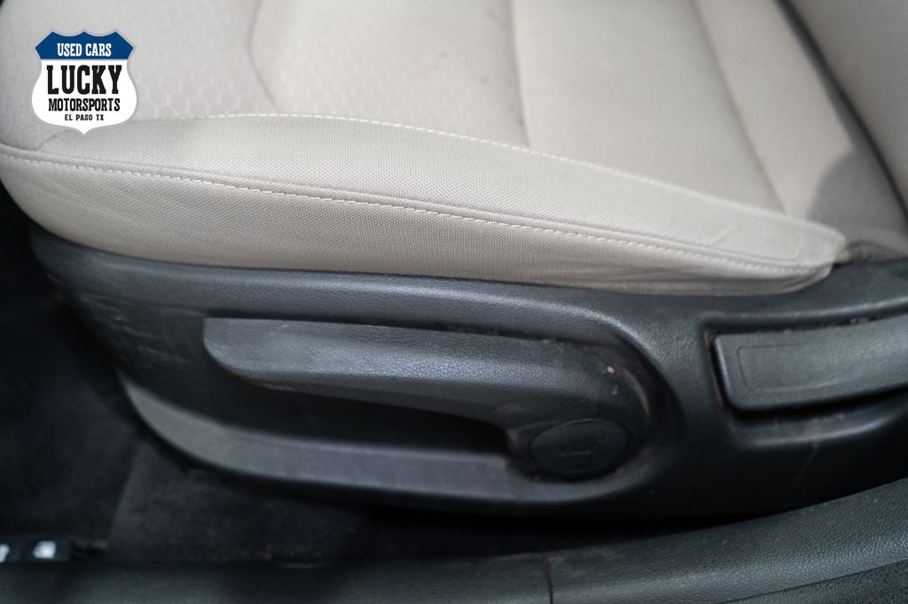 2020 Hyundai Elantra Image 31