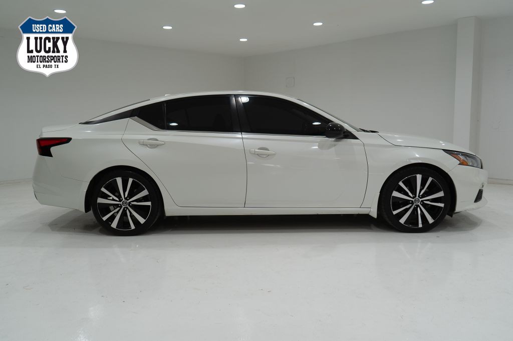 2022 Nissan Altima Image 1