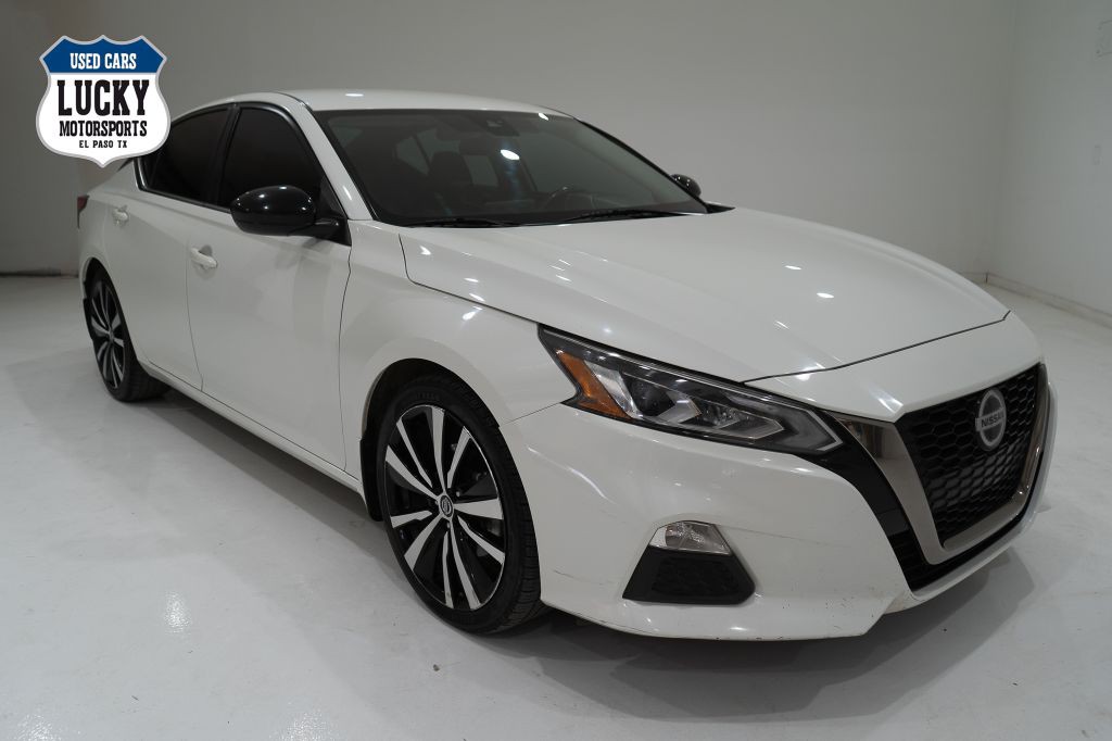 2022 Nissan Altima Image 2