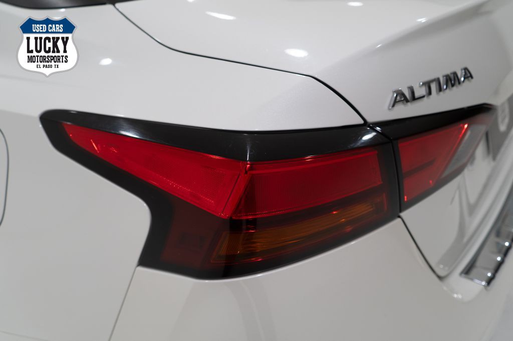 2022 Nissan Altima Image 37