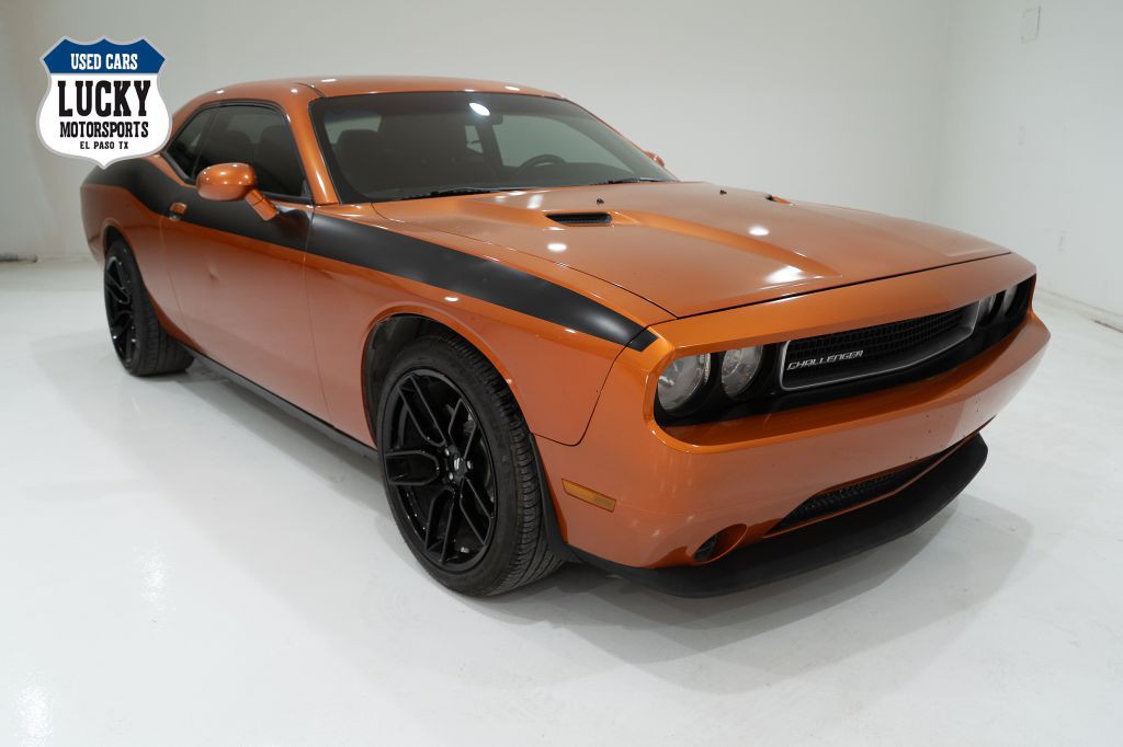 2011 Dodge Challenger Image 2