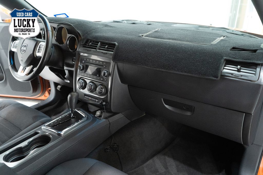 2011 Dodge Challenger Image 9