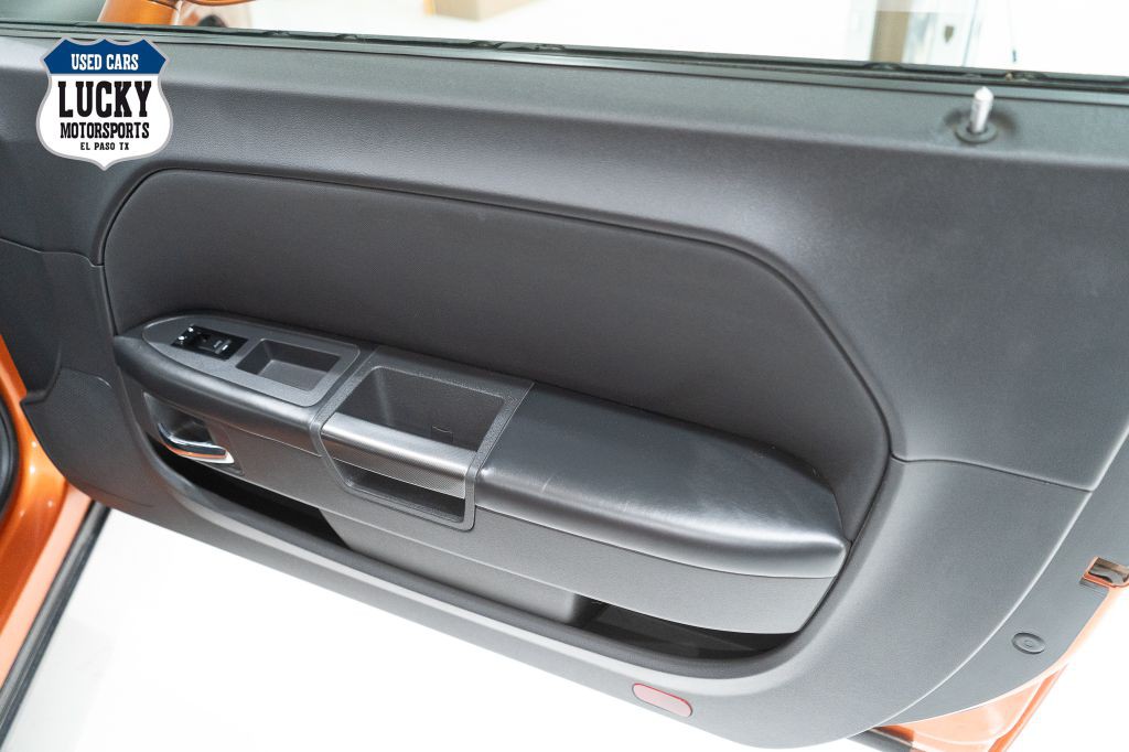 2011 Dodge Challenger Image 12