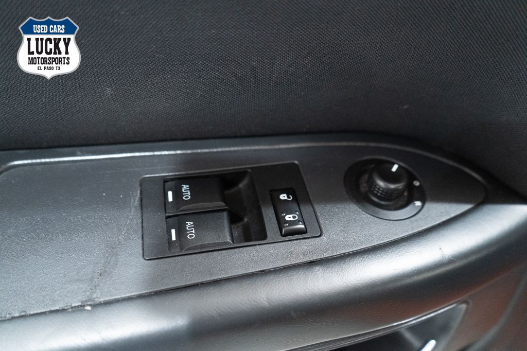 2011 Dodge Challenger Image 21