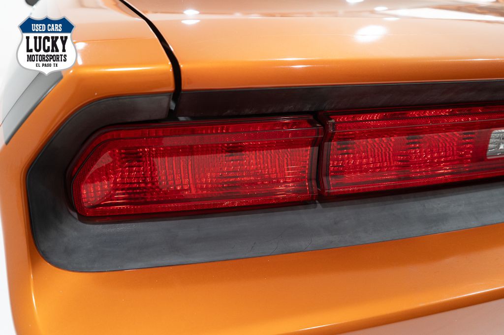2011 Dodge Challenger Image 25