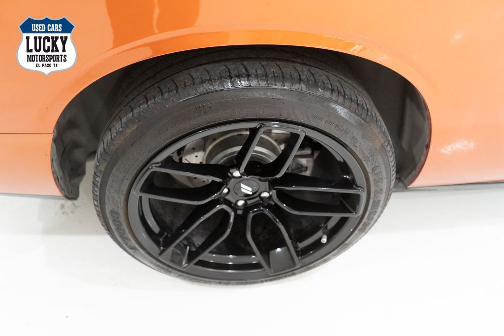 2011 Dodge Challenger Image 32