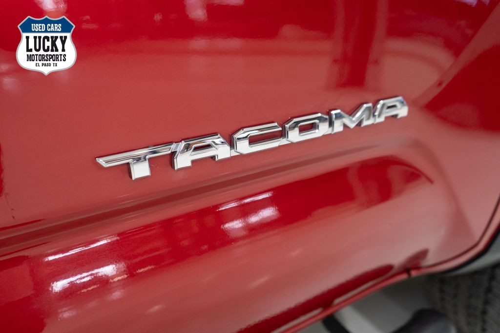 2018 Toyota Tacoma Image 11