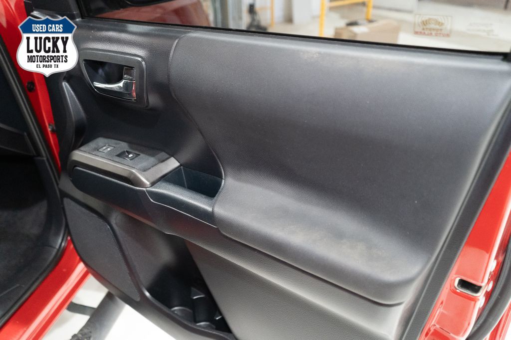 2018 Toyota Tacoma Image 14