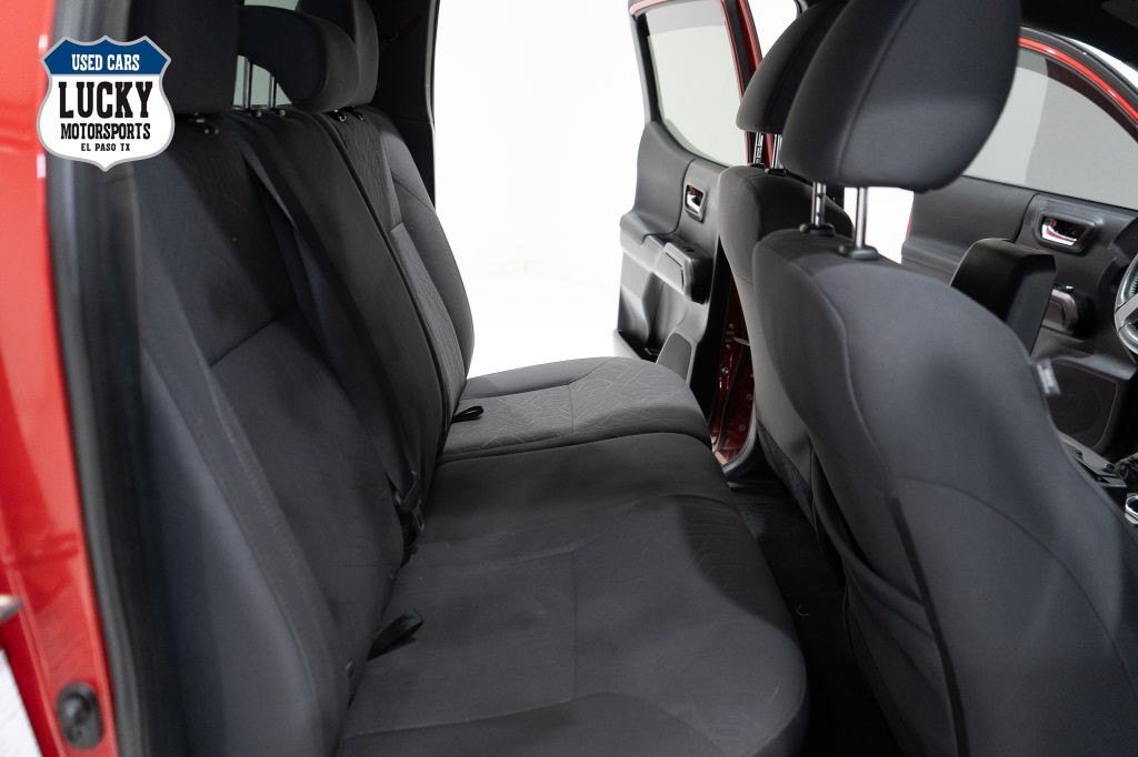 2018 Toyota Tacoma Image 15