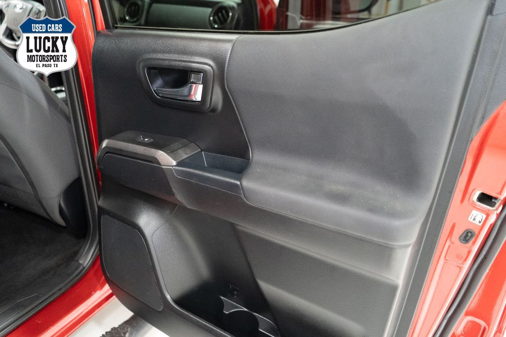 2018 Toyota Tacoma Image 16