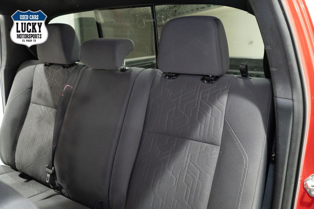 2018 Toyota Tacoma Image 21