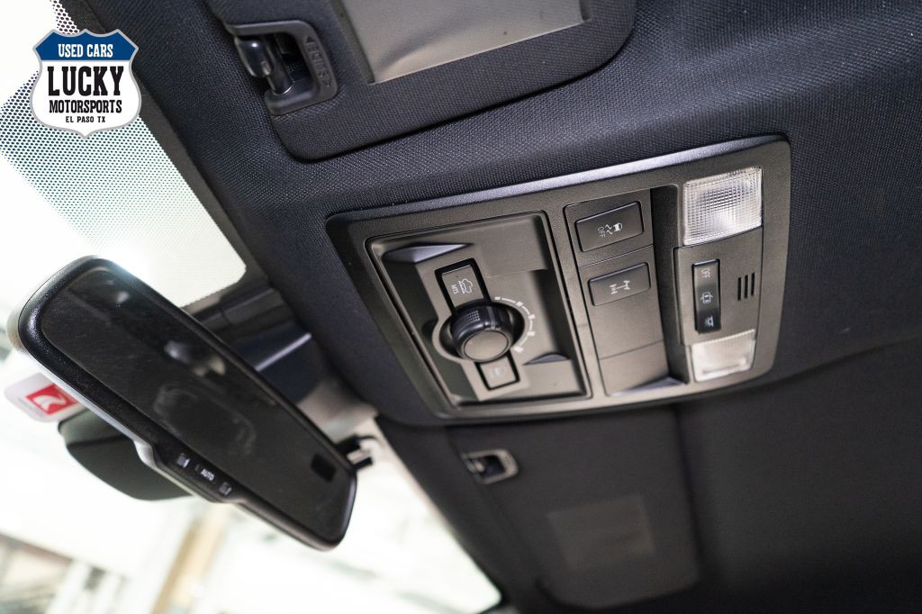 2018 Toyota Tacoma Image 22