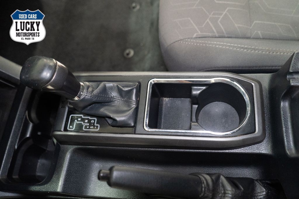 2018 Toyota Tacoma Image 24