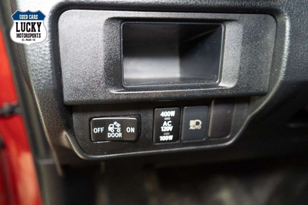 2018 Toyota Tacoma Image 28