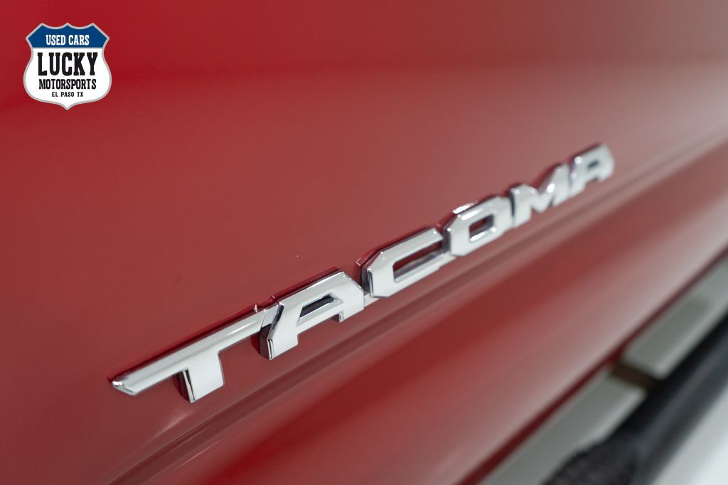2018 Toyota Tacoma Image 33