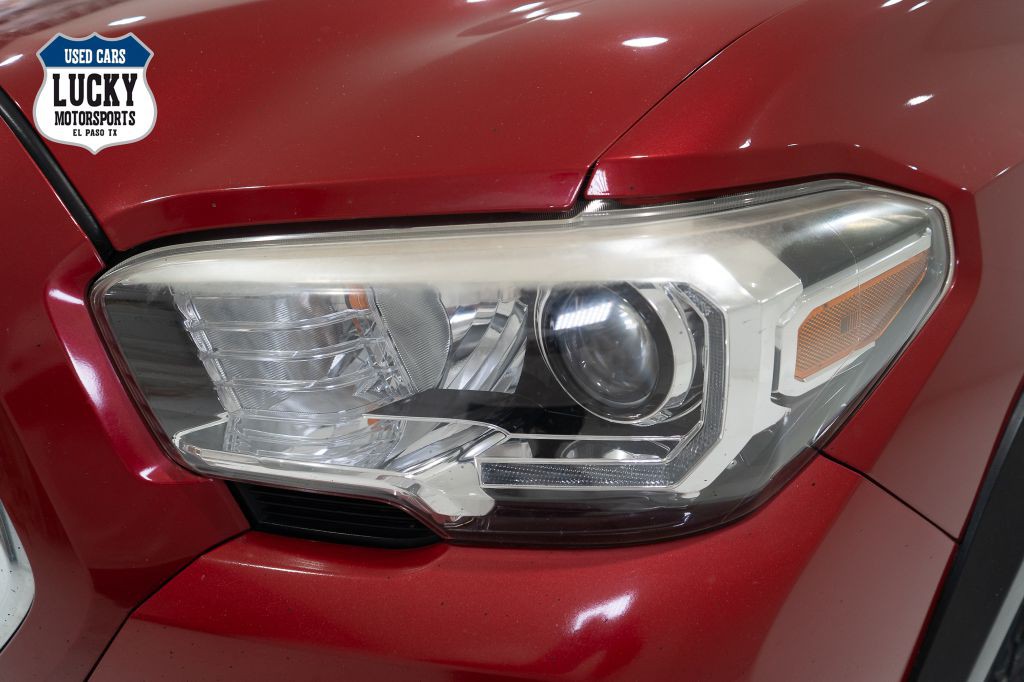 2018 Toyota Tacoma Image 38