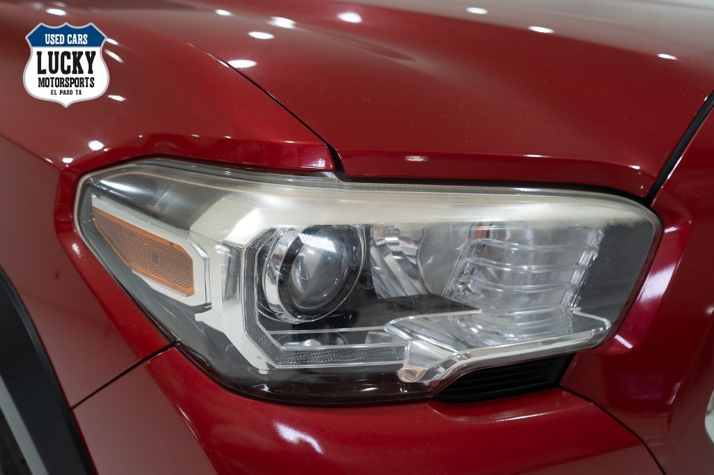 2018 Toyota Tacoma Image 40