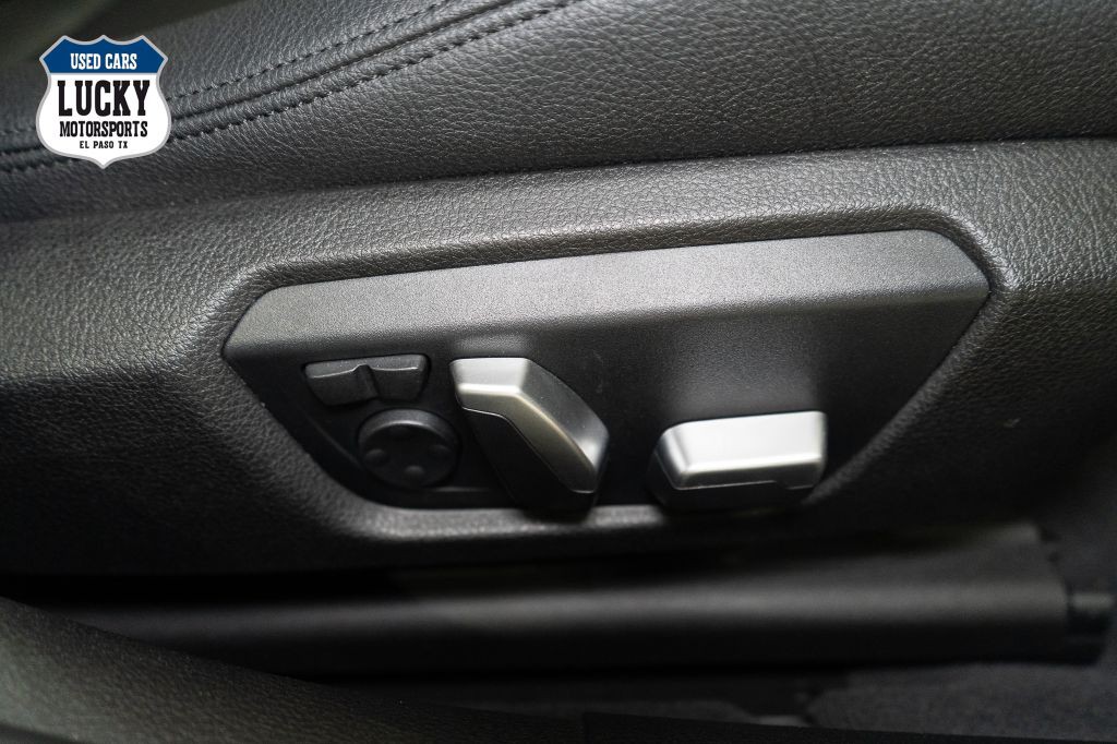 2017 BMW 3 Series Image 13