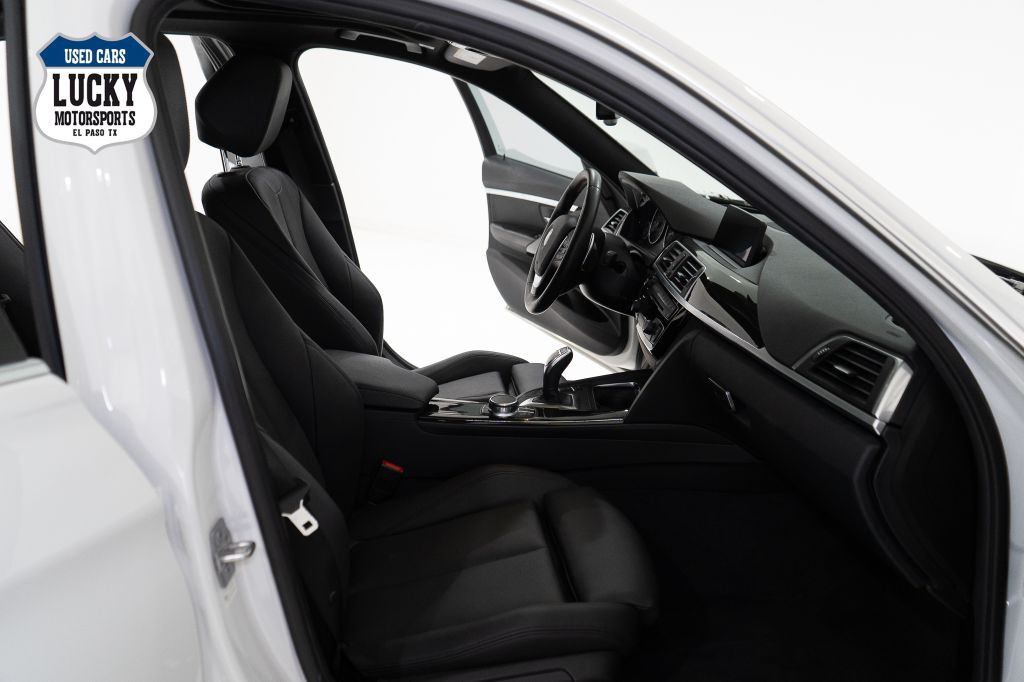 2017 BMW 3 Series Image 15