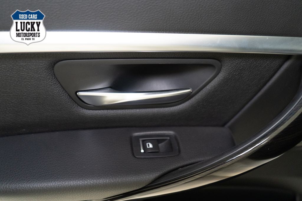 2017 BMW 3 Series Image 22