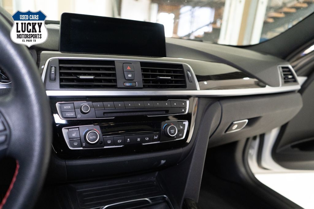 2017 BMW 3 Series Image 27