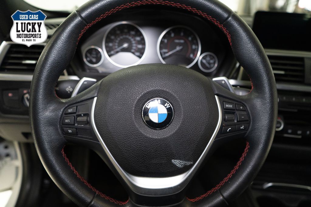 2017 BMW 3 Series Image 31