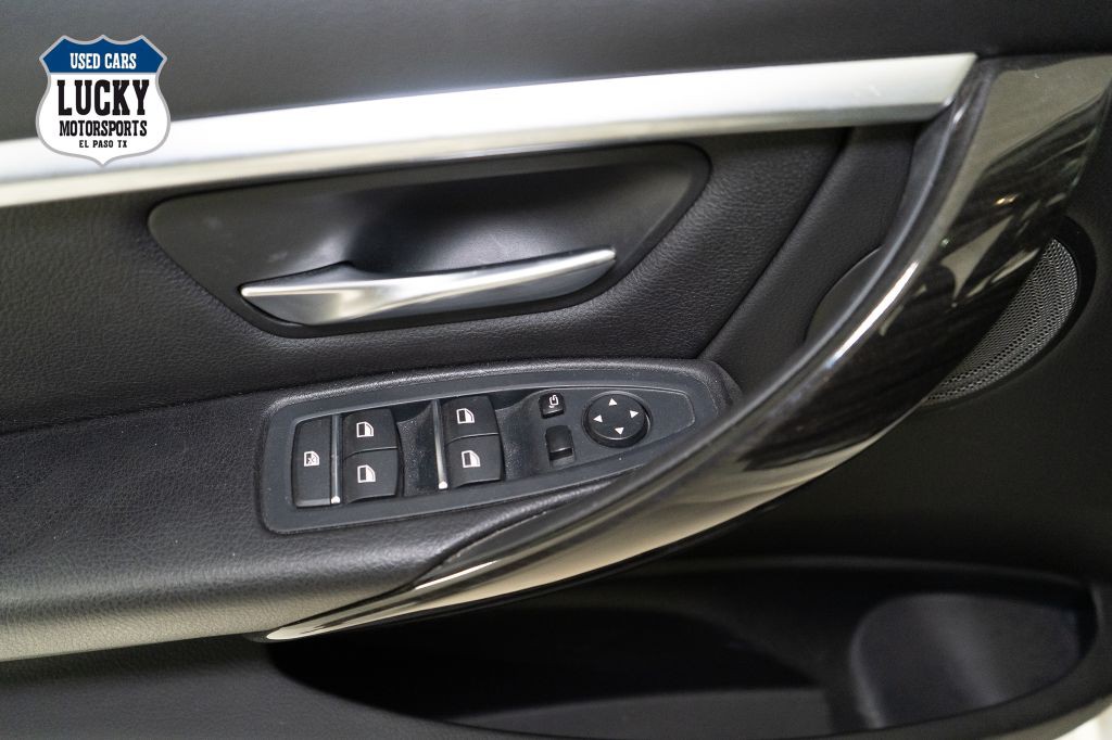 2017 BMW 3 Series Image 34