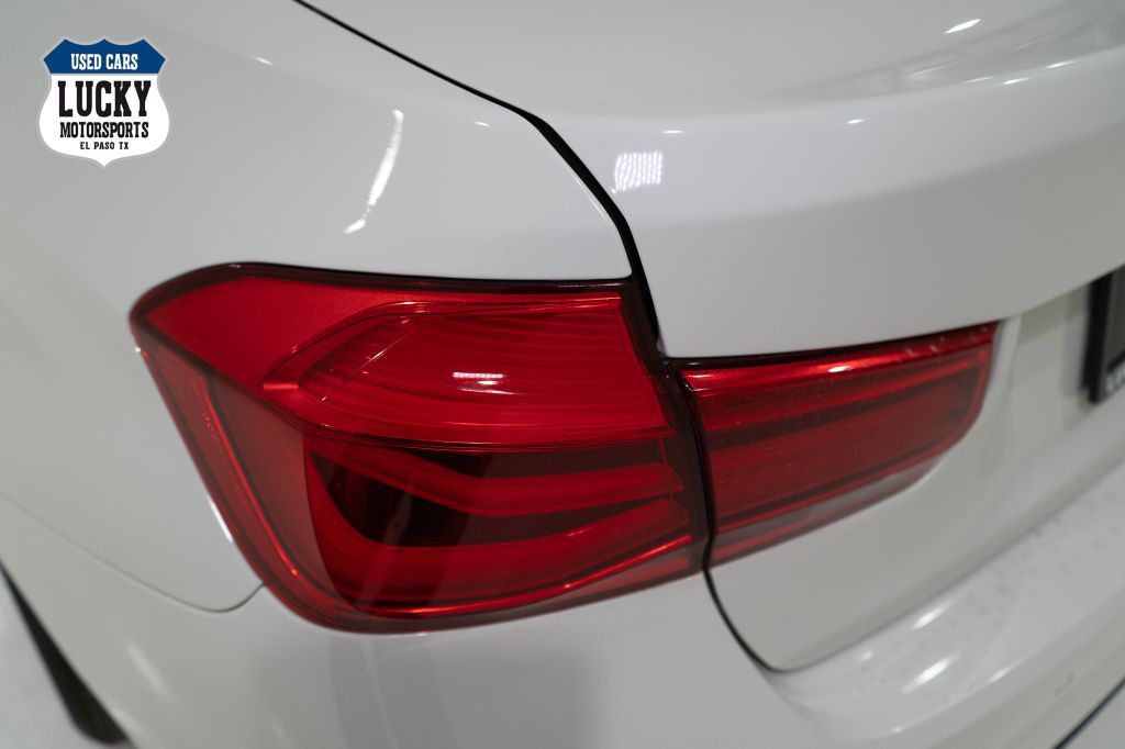 2017 BMW 3 Series Image 38