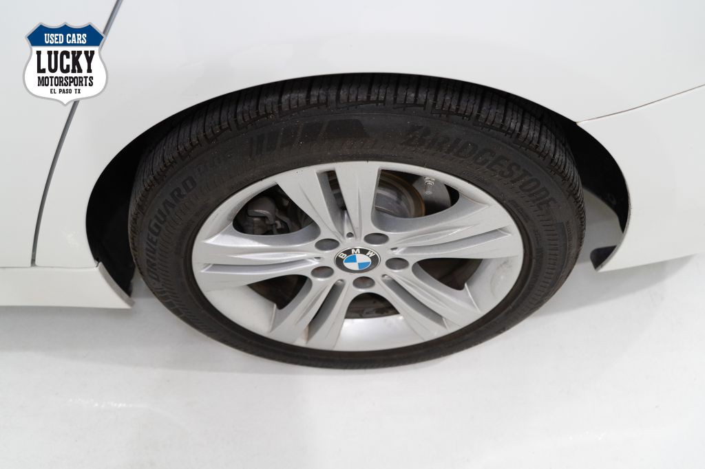 2017 BMW 3 Series Image 39