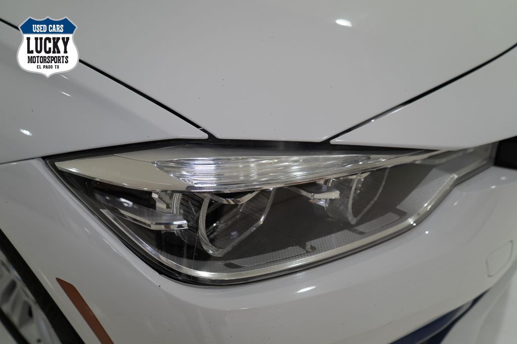 2017 BMW 3 Series Image 45