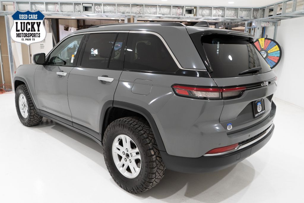 2023 Jeep Grand Cherokee Image 6