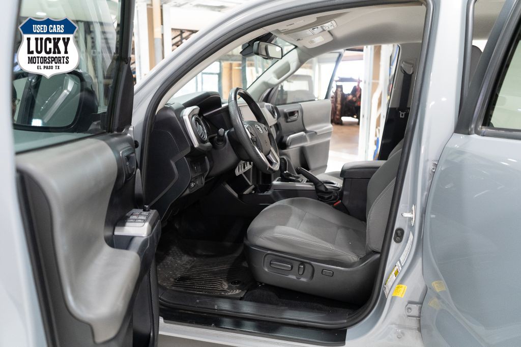 2021 Toyota Tacoma Image 34