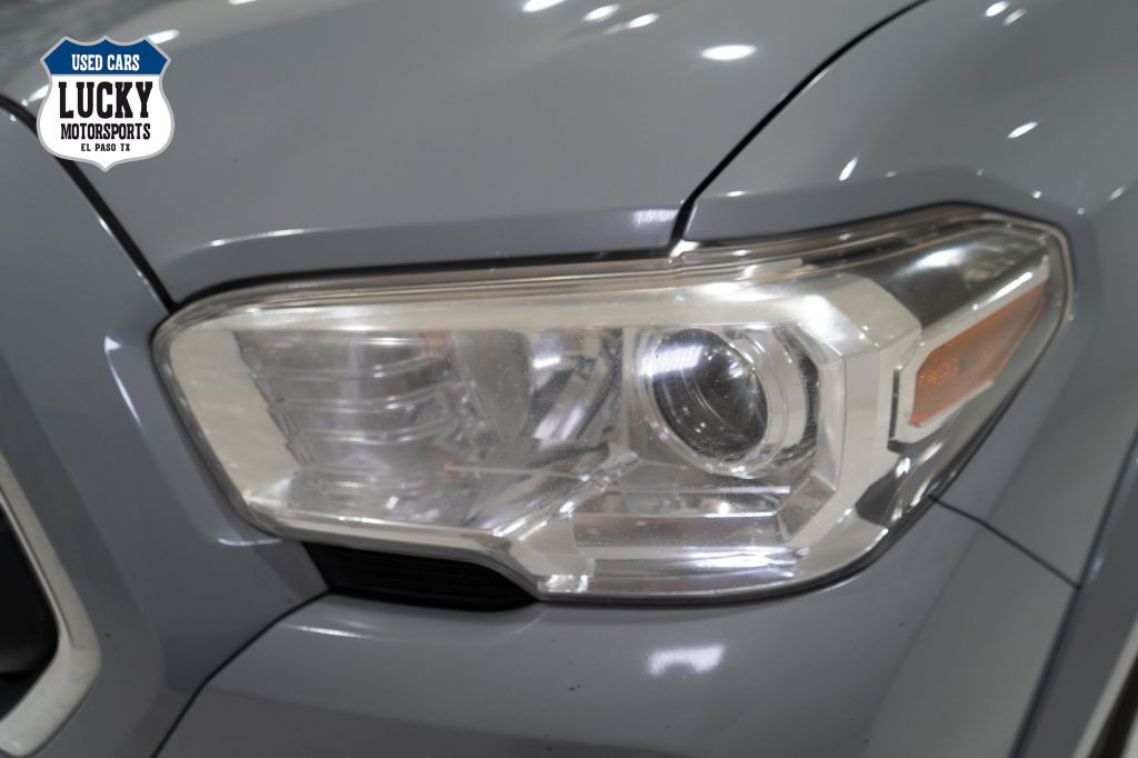 2021 Toyota Tacoma Image 38