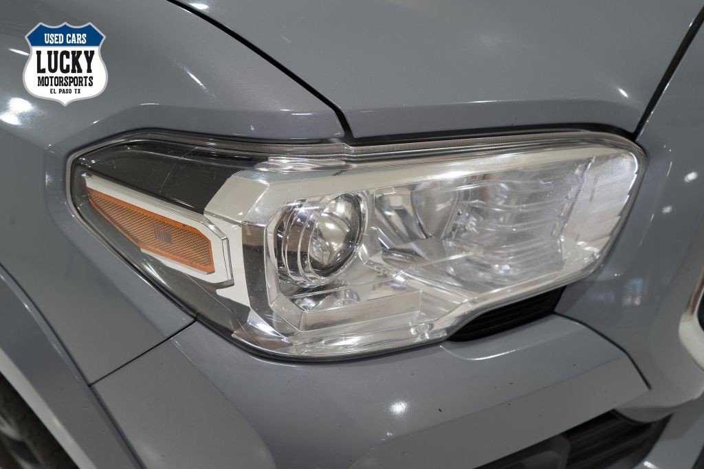 2021 Toyota Tacoma Image 40