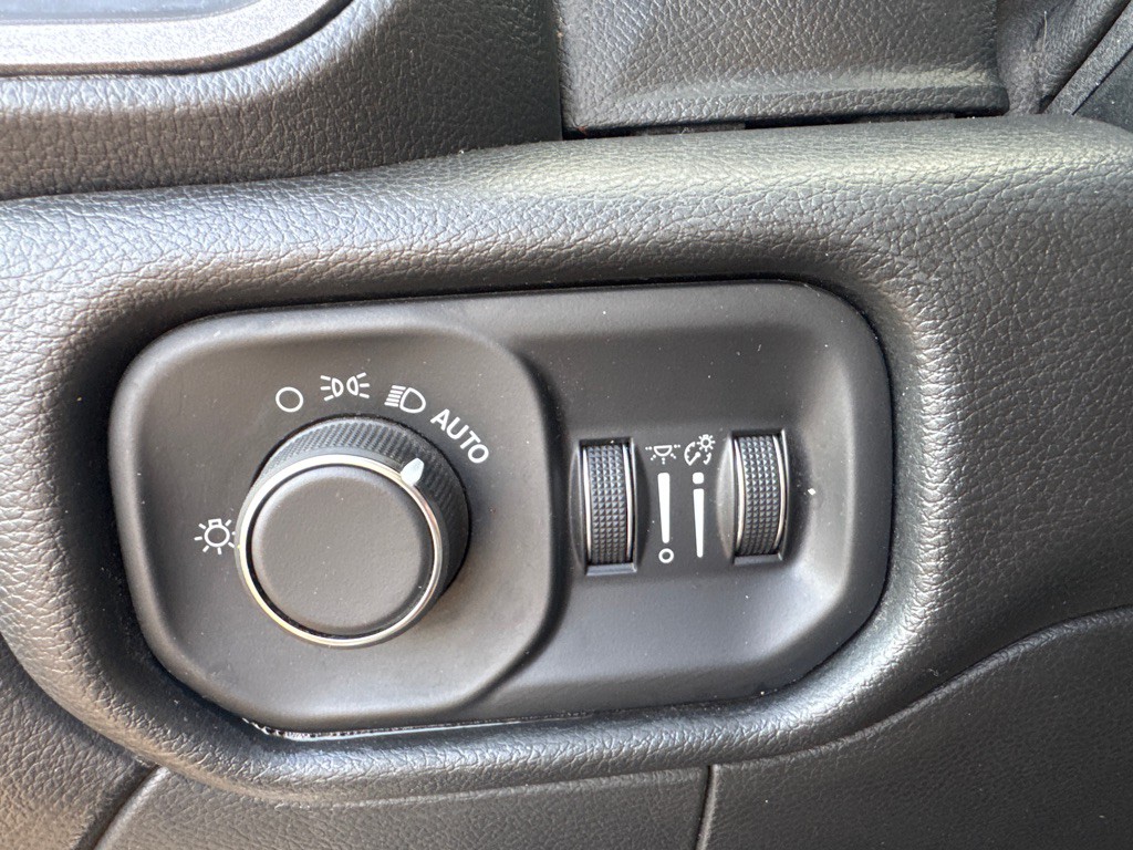 2020 RAM 5500 Image 17
