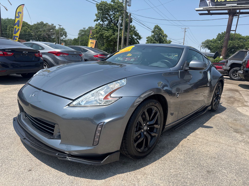2017 Nissan 370Z Image 2