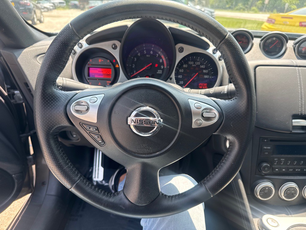 2017 Nissan 370Z Image 9
