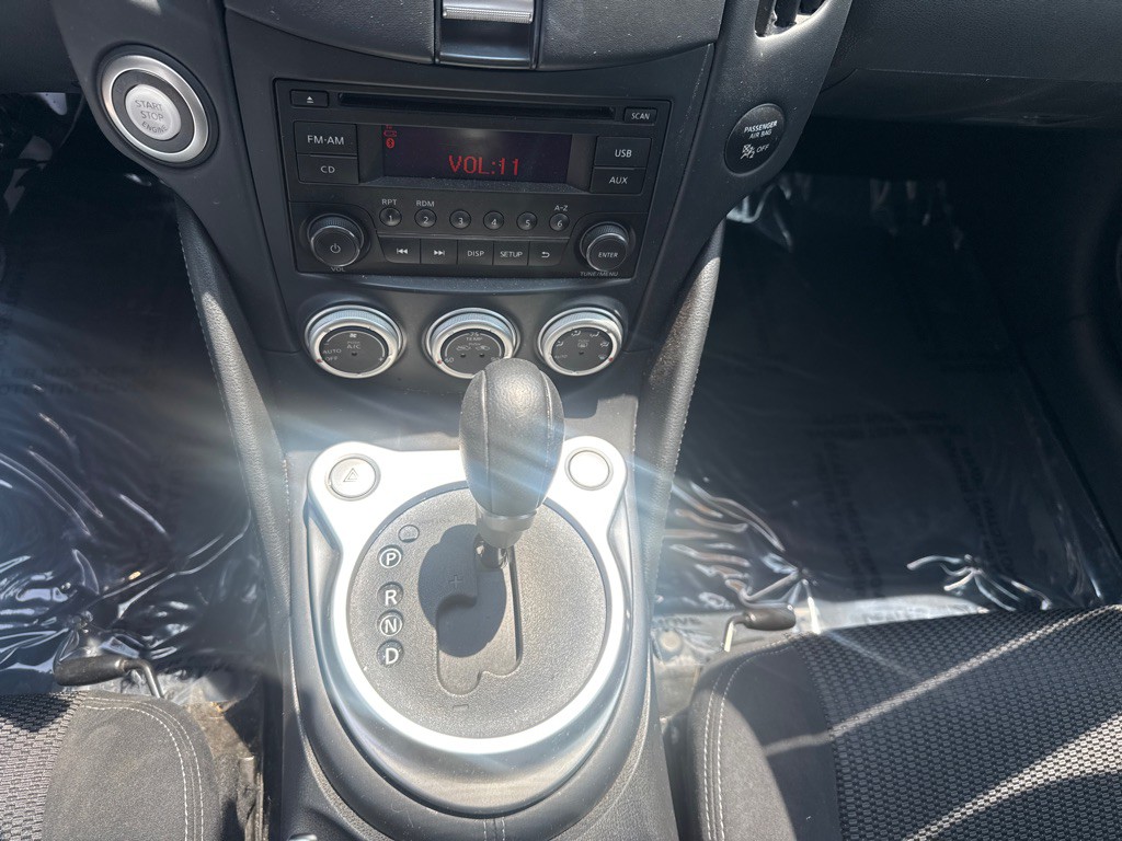 2017 Nissan 370Z Image 11