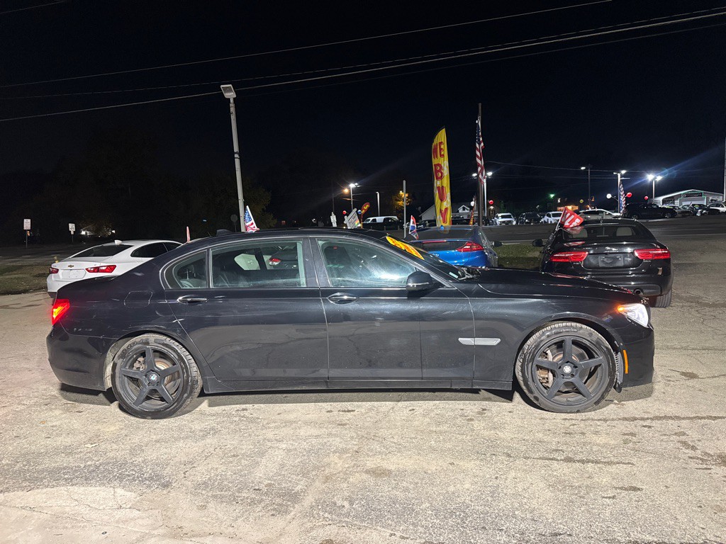 2015 BMW 7 Series Image 3