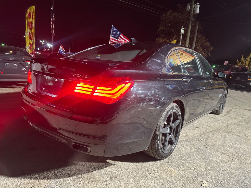 2015 BMW 7 Series Image 4