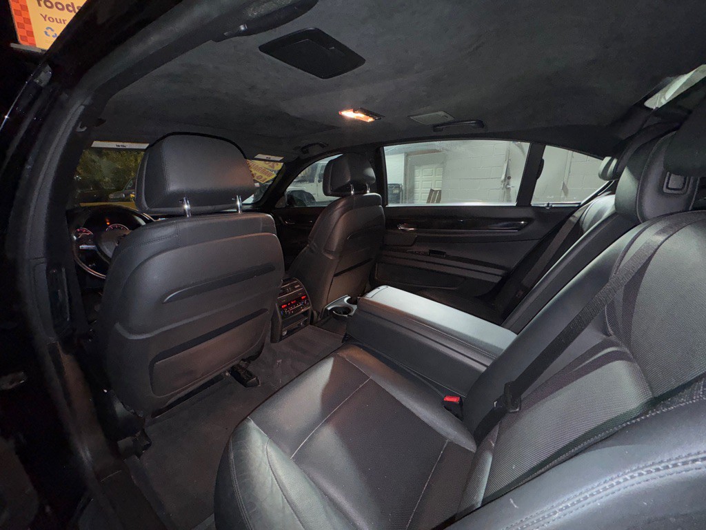 2015 BMW 7 Series Image 7