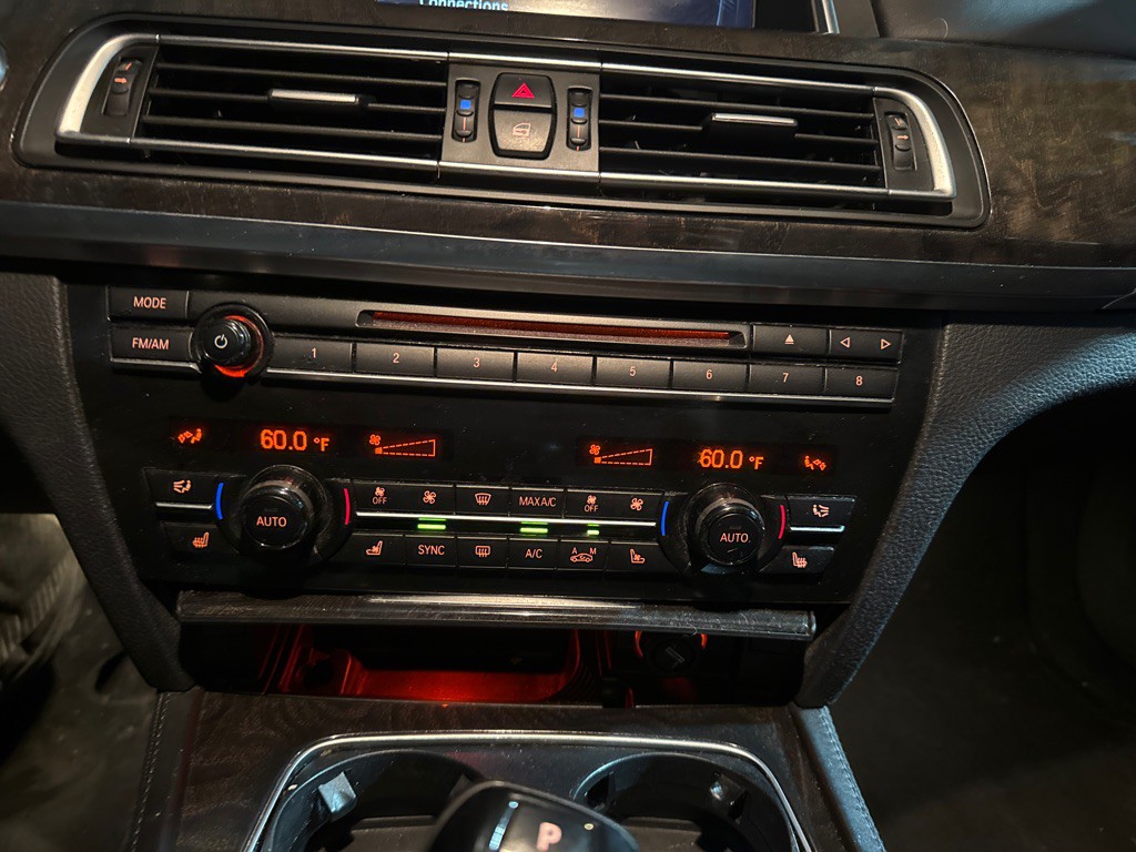 2015 BMW 7 Series Image 13