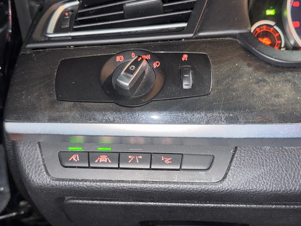 2015 BMW 7 Series Image 15