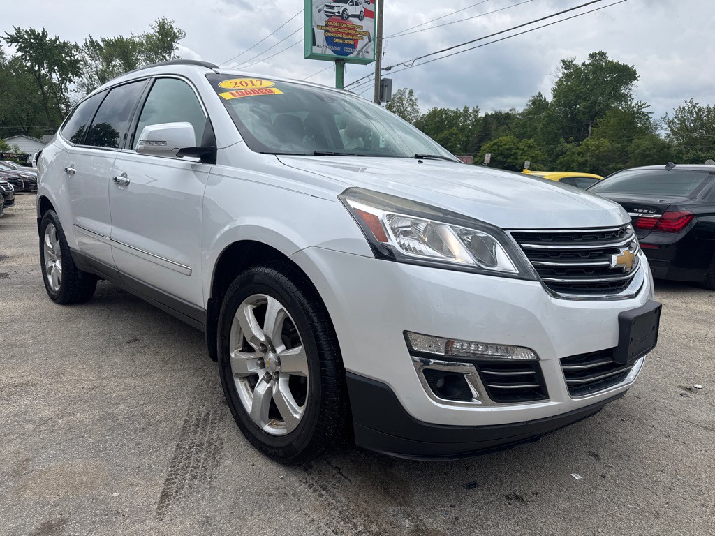 2017 Chevrolet Traverse Image 2