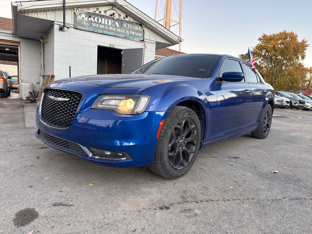 2020 Chrysler 300 Image 1