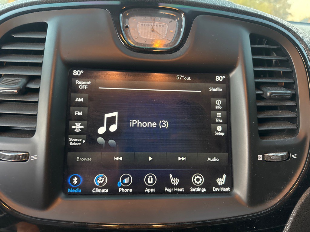 2020 Chrysler 300 Image 11