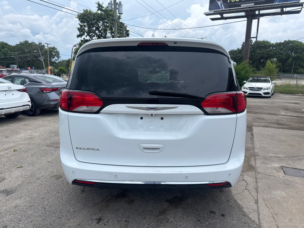 2019 Chrysler Pacifica Image 5