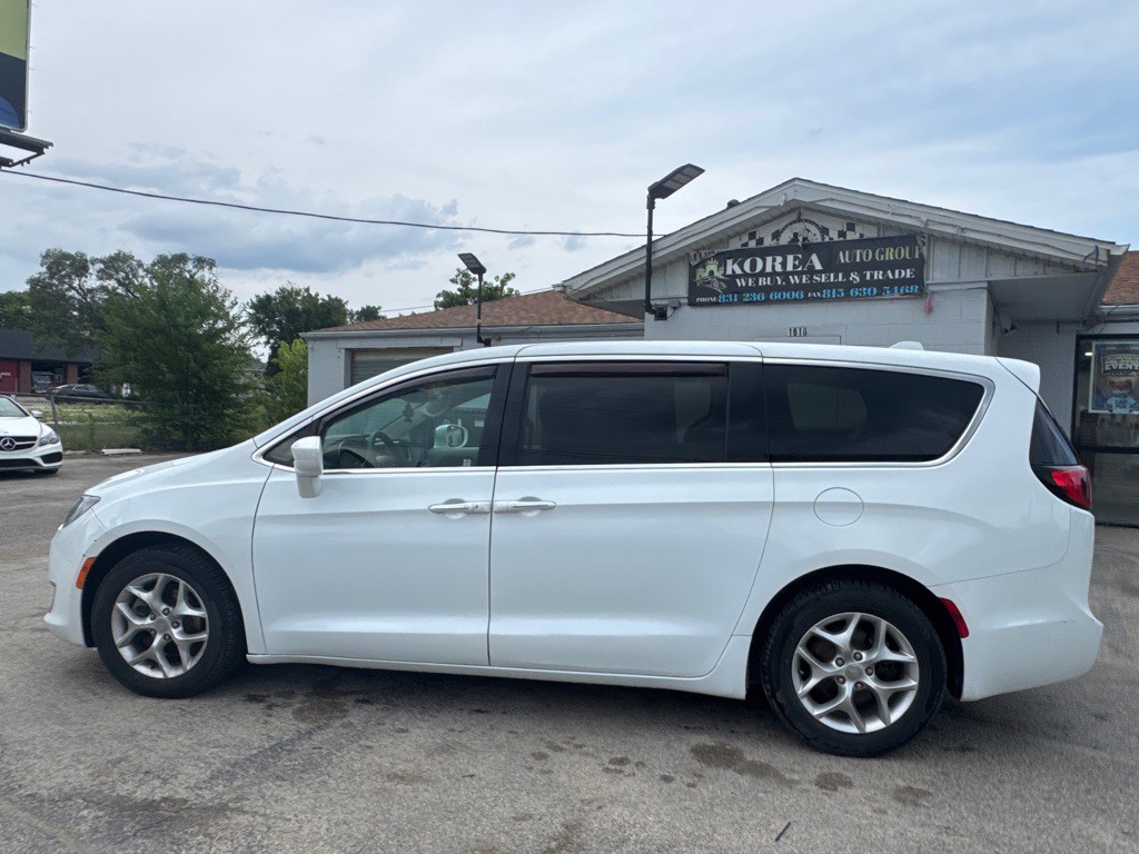 2019 Chrysler Pacifica Image 7