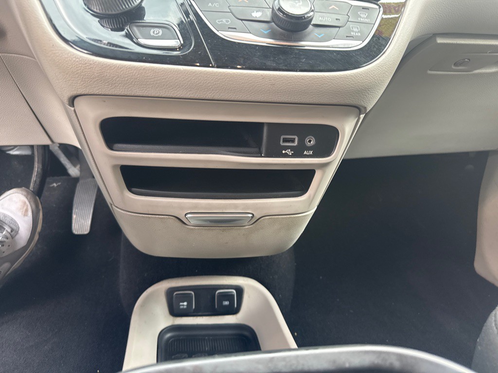 2019 Chrysler Pacifica Image 16